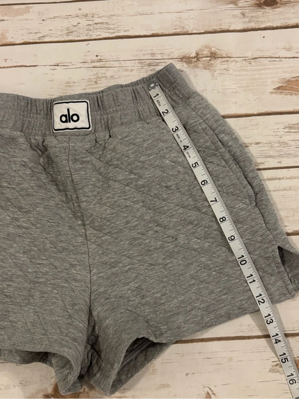 Alo Yoga Heather Gray Quilted Arena Boxing Athletic Lounge Shorts Size XS